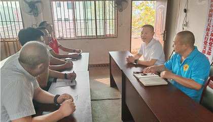 向誠率隊到聯(lián)系村宣講黨的二十屆三中全會、省委十二屆六次全會精神并調(diào)研督導駐村幫扶工作